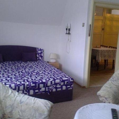 Byt - Apartman Apartment Vetrni Ngoại thất bức ảnh