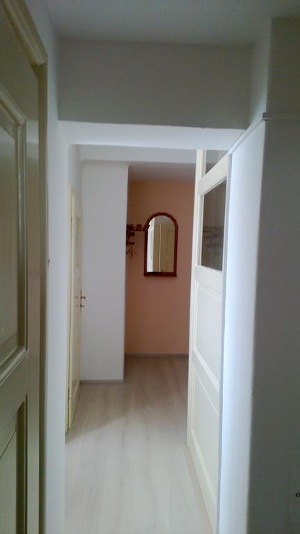 Byt - Apartman Apartment Vetrni Ngoại thất bức ảnh