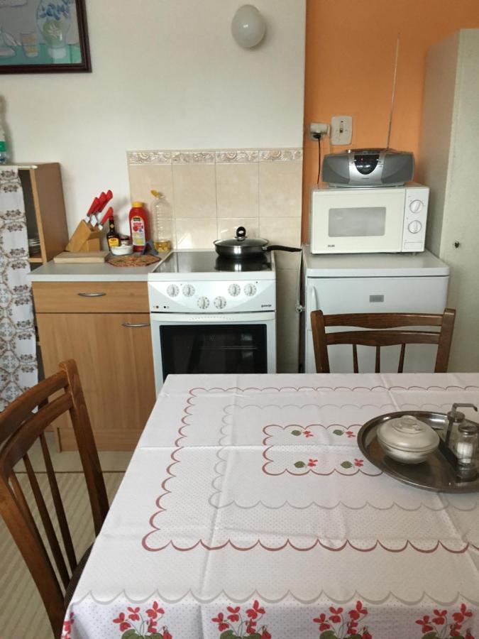 Byt - Apartman Apartment Vetrni Ngoại thất bức ảnh