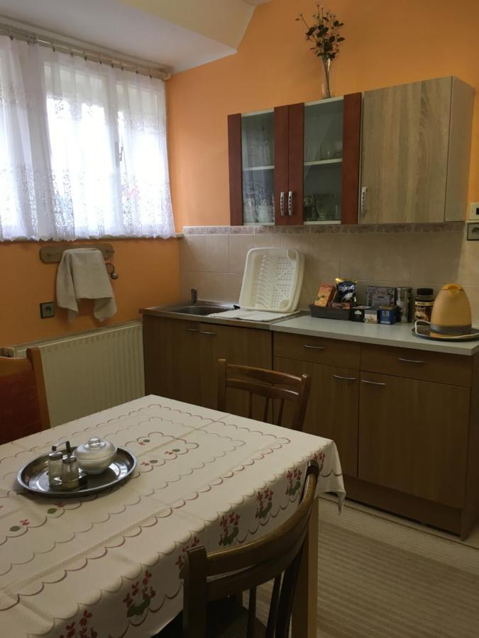 Byt - Apartman Apartment Vetrni Ngoại thất bức ảnh